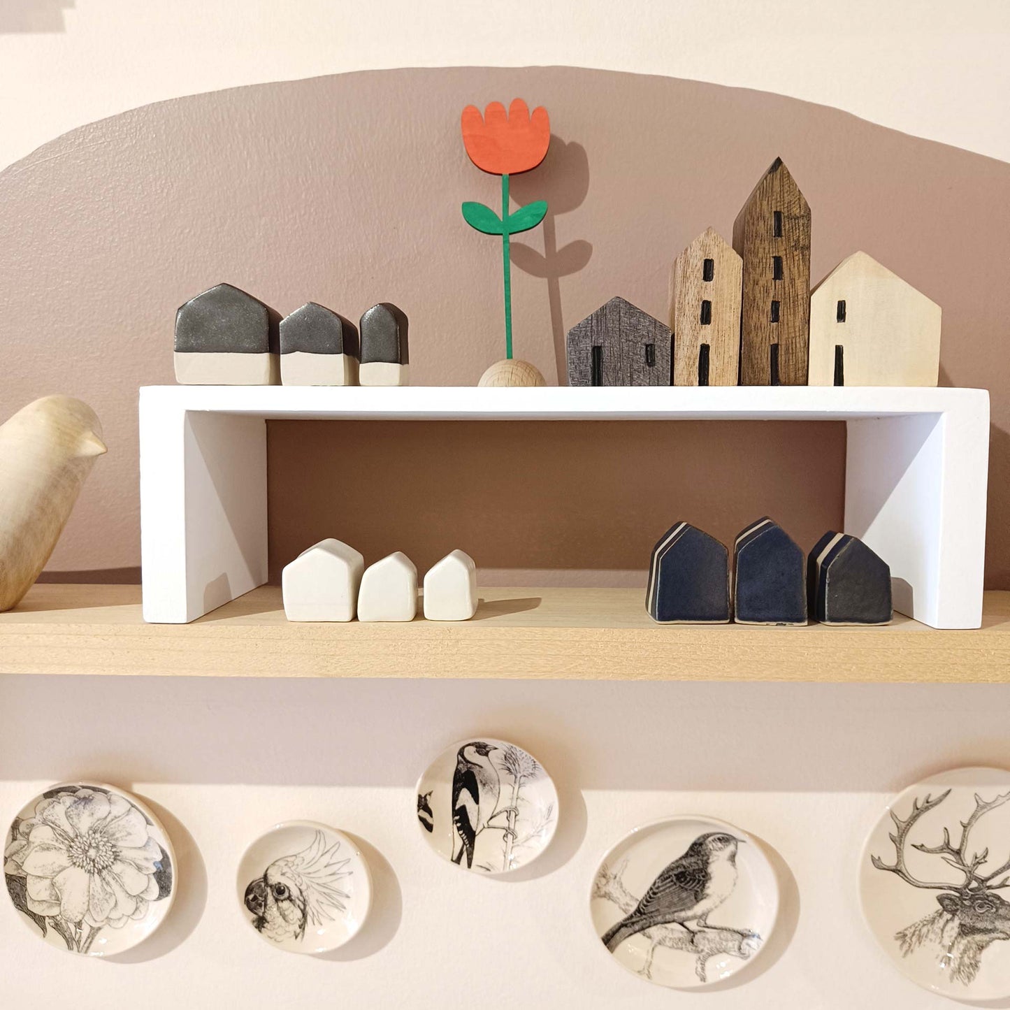 Trio de maisons en céramique