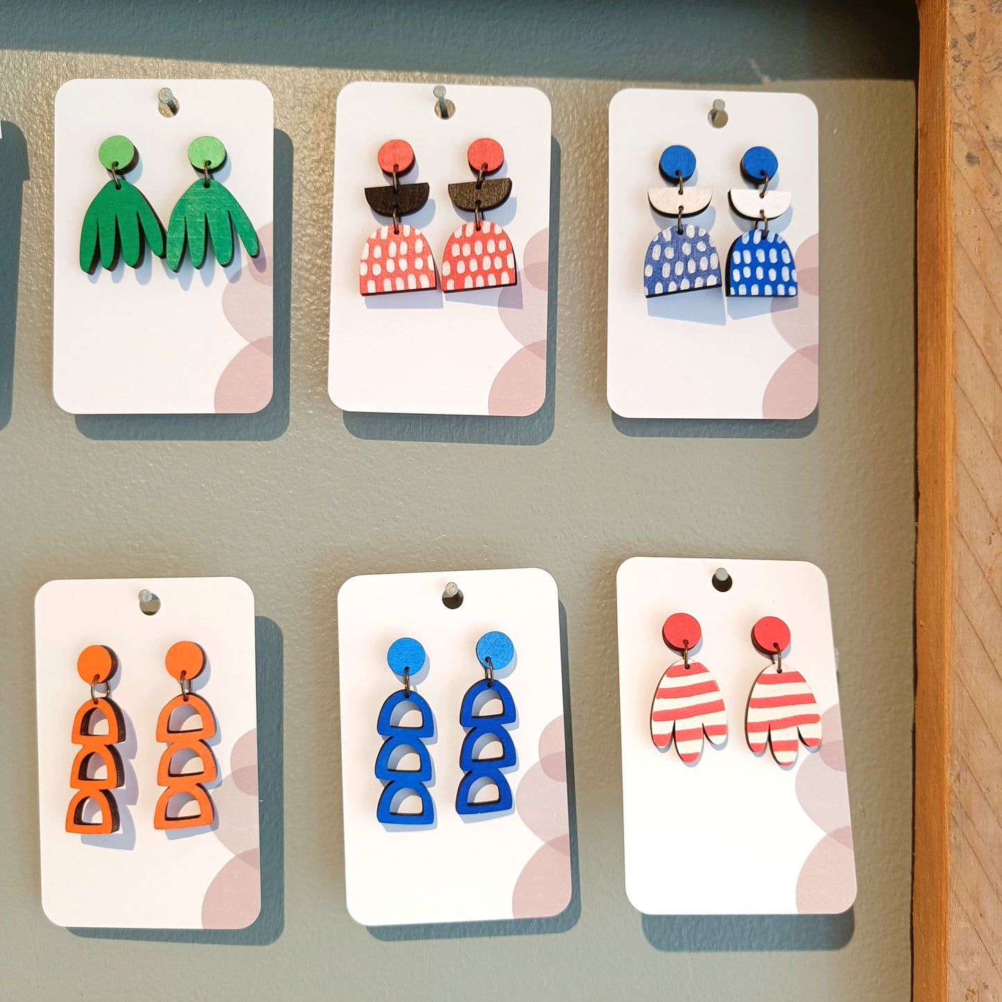 Boucles d'oreilles en bois - Totem rouge